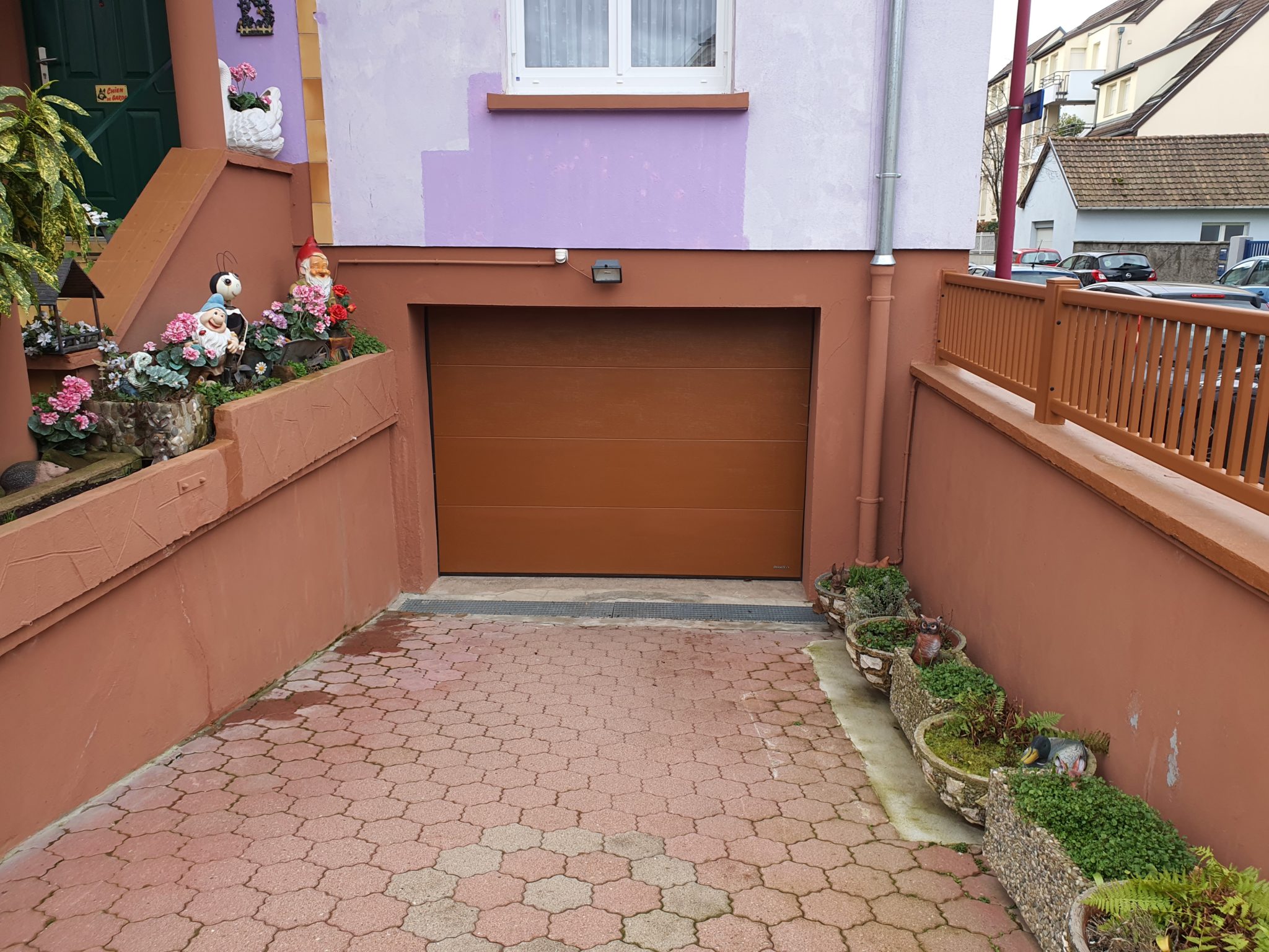 Porte-de-garage-brun