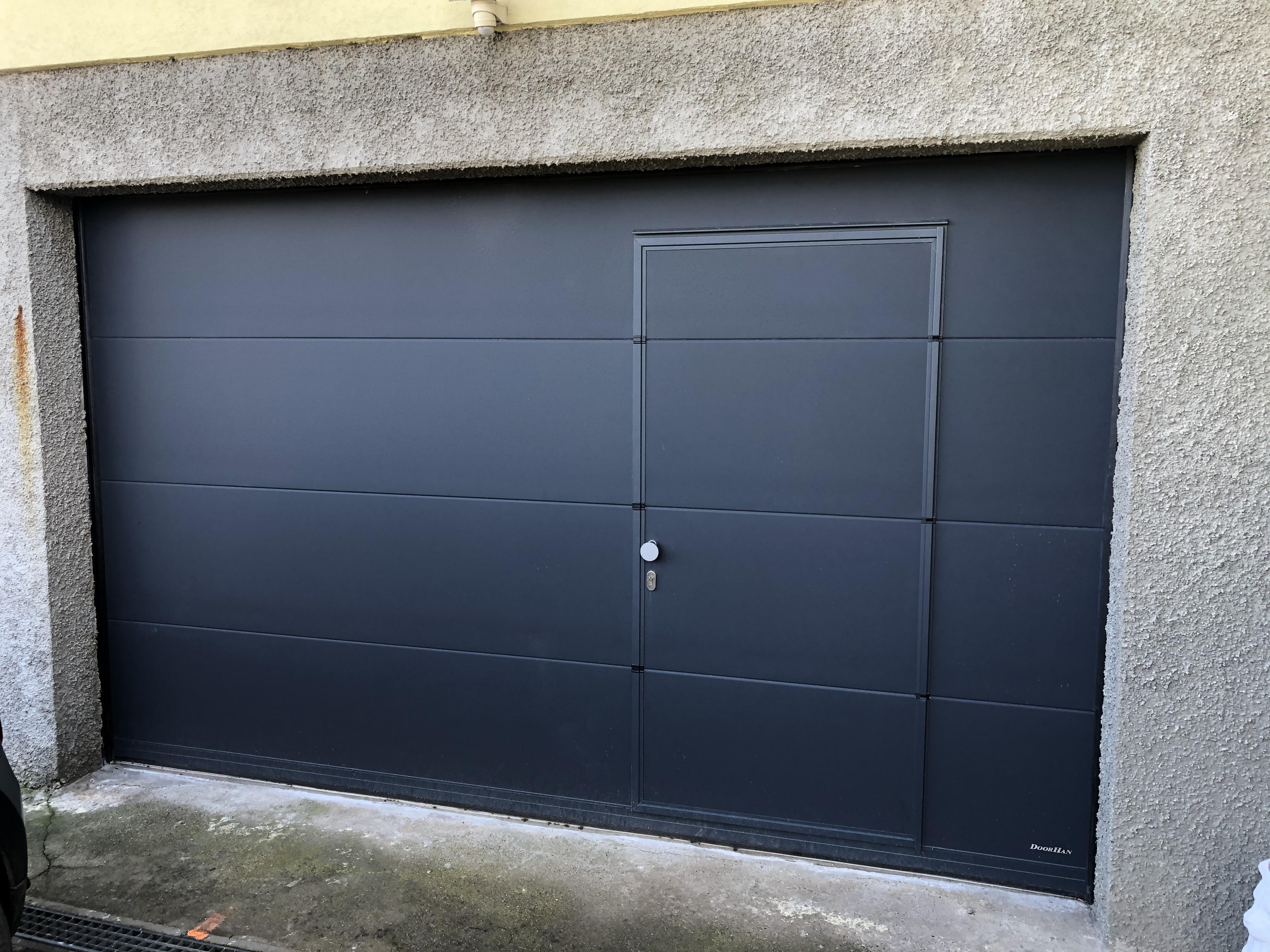 Accès piéton portillon sur porte de garage